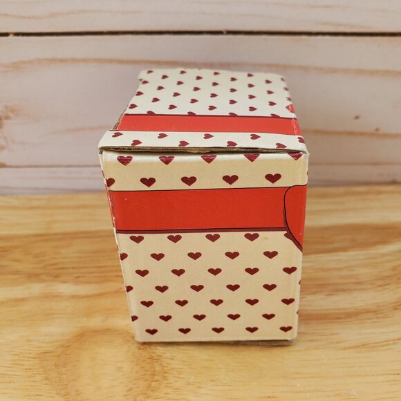 Miniature Heart-Shaped Clock Red Velvet Interior NOT Working Box With Bow Design - Picture 12 of 12